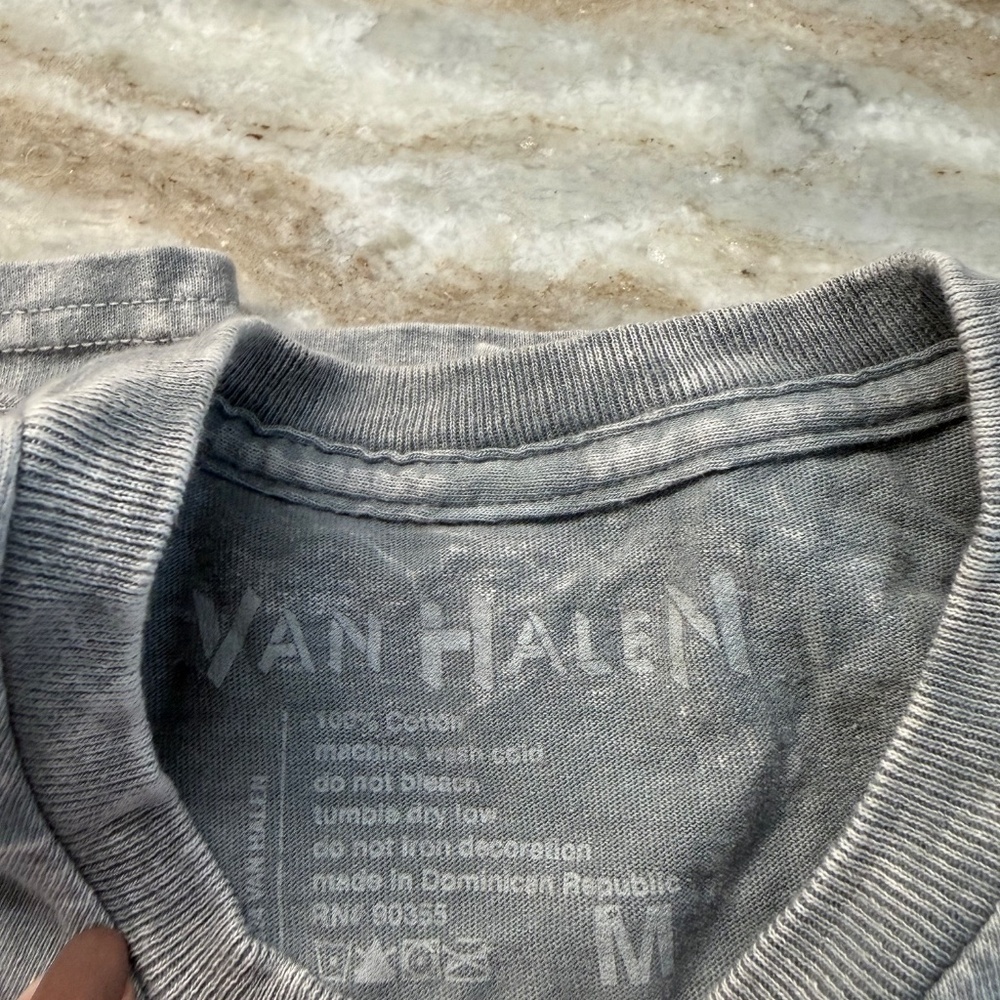 Van Halen Shirt Biker Mens Hard Rock Concert Pin Up Tee Eddie Van Halen - Picture 6 of 6